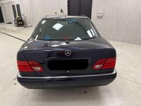 Gebraucht Mercedes E420 Avantgarde 279 PS (205 kW) 1997 Violett Limousine