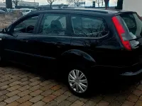 Używany Ford Focus 101 KM (74 kW) 2005 Czarny Sedan/Limuzyna