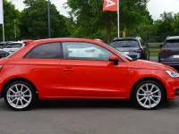 Gebraucht Audi A1 Sportback Sport 95 PS (69 kW) 2017 Rot Kleinwagen