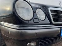 Gebraucht Mercedes E320 225 PS (165 kW) 1998 Schwarz Kombi
