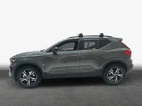 Neu Volvo XC40 Plus 163 PS (119 kW) 2026 Grün SUV