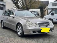 Gebraucht Mercedes E220 Elegance 150 PS (110 kW) 2004 Gold Kombi