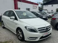 Gebraucht Mercedes B180 122 PS (89 kW) 2012 Calcitweiss  unilack Kleinwagen