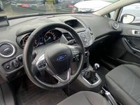 Gebraucht Ford Fiesta Trend 60 PS (44 kW) 2015 Weiß Kleinwagen