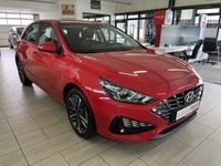 Gebraucht Hyundai i30 Pure 110 PS (80 kW) 2024 Rot metallic Limousine