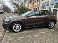 Gebraucht Mercedes GLA200 156 PS (114 kW) 2015 Braun SUV