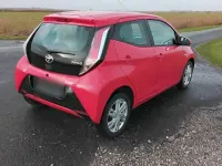 Gebraucht Toyota Aygo X-play 69 PS (50 kW) 2016 Rot Kleinwagen