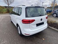 Gebraucht VW Touran Comfortline 150 PS (110 kW) 2022 Weiß Van / Kleinbus