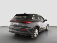 Second-hand Audi Q5 Sport 204 CP (150 kW) 2025 Negru SUV