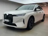 Gebraucht BMW iX 300 kW (408 PS) 2025 Alpinweiß uni SUV