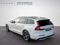 Gebraucht Volvo V60 Plus 455 PS (334 kW) 2022 Crystal white pearl / metallic Kombi
