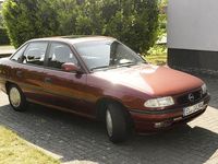 Gebraucht Opel Astra 75 PS (55 kW) 1992 Rot Limousine