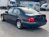 Gebraucht Mercedes E240 177 PS (130 kW) 2002 Blau Limousine