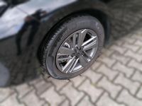 Gebraucht Peugeot 308 Active 131 PS (96 kW) 2024 Metfa schwarz perla Limousine