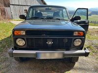 Gebraucht Lada Taiga 83 PS (61 kW) 2015 Grün SUV