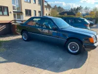 Gebraucht Mercedes E230 132 PS (97 kW) 1992 Schwarz Limousine