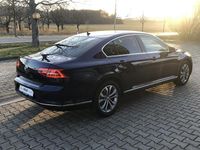 Gebraucht VW Passat Highline 150 PS (110 kW) 2019 Atlantik blue metallic Limousine