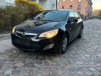 Gebraucht Opel Astra 140 PS (102 kW) 2011 Schwarz Limousine