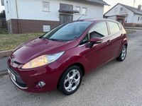Gebraucht Ford Fiesta Titanium 97 PS (71 kW) 2009 Rot Kleinwagen