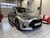 Gebraucht Toyota Yaris Hybrid Basis 116 PS (85 kW) 2022 Shimmering silver metallic Limousine