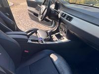 Second-hand BMW 330 310 CP (228 kW) 2009 Albastru Berlinǎ