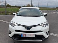 Gebraucht Toyota RAV4 Edition 197 PS (144 kW) 2016 Weiß SUV