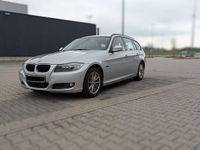 Gebraucht BMW 320 184 PS (135 kW) 2012 Grau Kombi