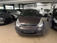 Gebraucht Kia Rio Spirit 109 PS (80 kW) 2013 Braun Limousine