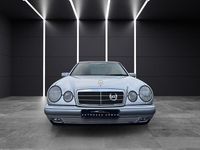Gebraucht Mercedes E280 Elegance 193 PS (141 kW) 1996 Silber Limousine