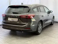 Neu Ford Focus Titanium 155 PS (114 kW) 2025 Magneticgrau (metallic) Kombi