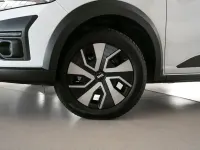 Gebraucht Dacia Jogger Expression 141 PS (103 kW) 2025 Weiss Van / Kleinbus