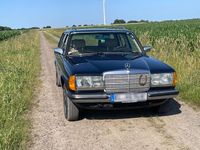 Gebraucht Mercedes 230 136 PS (100 kW) 1982 Blau Kombi