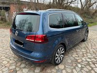 Gebraucht VW Sharan 184 PS (135 kW) 2016 Blau Van / Kleinbus