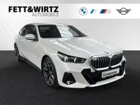 Gebraucht BMW 520 M Sport 208 PS (152 kW) 2025 Mineralweiß metallic Limousine