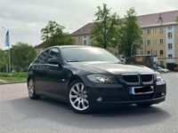 gebraucht BMW 318 i E90 SCHECKHEFT, GUTER ZUSTAND, VOLLLEDER