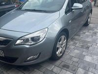 Gebraucht Opel Astra Edition 140 PS (102 kW) 2010 Silber Kleinwagen