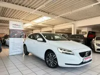 Gebraucht Volvo V40 Momentum 190 PS (139 kW) 2017 Weiß Limousine