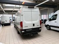 Gebraucht Iveco Daily 136 PS (100 kW) 2018 Weiß Van / Kleinbus
