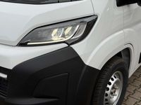 Neu Opel Movano 140 PS (102 kW) 2025 Lackierung weiss icy/typ ausse Van / Kleinbus