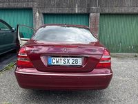 Gebraucht Mercedes E500 Elegance 306 PS (225 kW) 2003 Rot Limousine