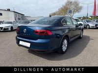 Gebraucht VW Passat 120 PS (88 kW) 2019 Blau Limousine