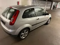 Usata Ford Fiesta 70 CV (51 kW) 2006 Argento Utilitaria