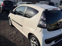 Gebraucht Citroën C1 Style 68 PS (50 kW) 2013 Weiß Kleinwagen