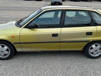 Gebraucht Opel Astra 101 PS (74 kW) 1998 Gelb Kombi