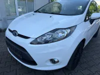 Gebraucht Ford Fiesta Trend 60 PS (44 kW) 2012 Weiß Limousine