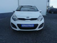 Gebraucht Kia Rio FIFA World Cup Edition 109 PS (80 kW) 2015 Weiß Kleinwagen