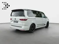 Gebraucht VW Multivan Life 150 PS (110 kW) 2024 Candyweiß Van / Kleinbus
