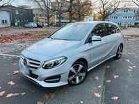 Gebraucht Mercedes B220 Urban 177 PS (130 kW) 2017 Silber Van / Kleinbus