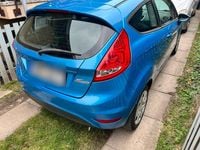 Używany Ford Fiesta 60 KM (44 kW) 2012 Niebieski Hatchback