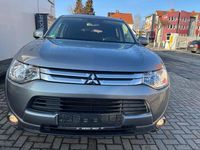 Gebraucht Mitsubishi Outlander Classic Collection 150 PS (110 kW) 2015 Grau SUV